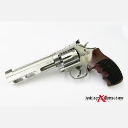 S&W 617-6 Universal Champion - Cal. 22LR